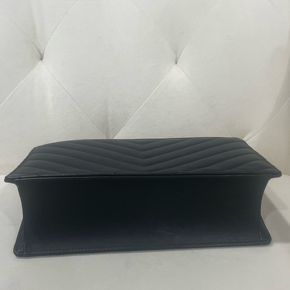 Chanel Black Chevron Leather Envelope Bag GHW - Picture 6 of 15